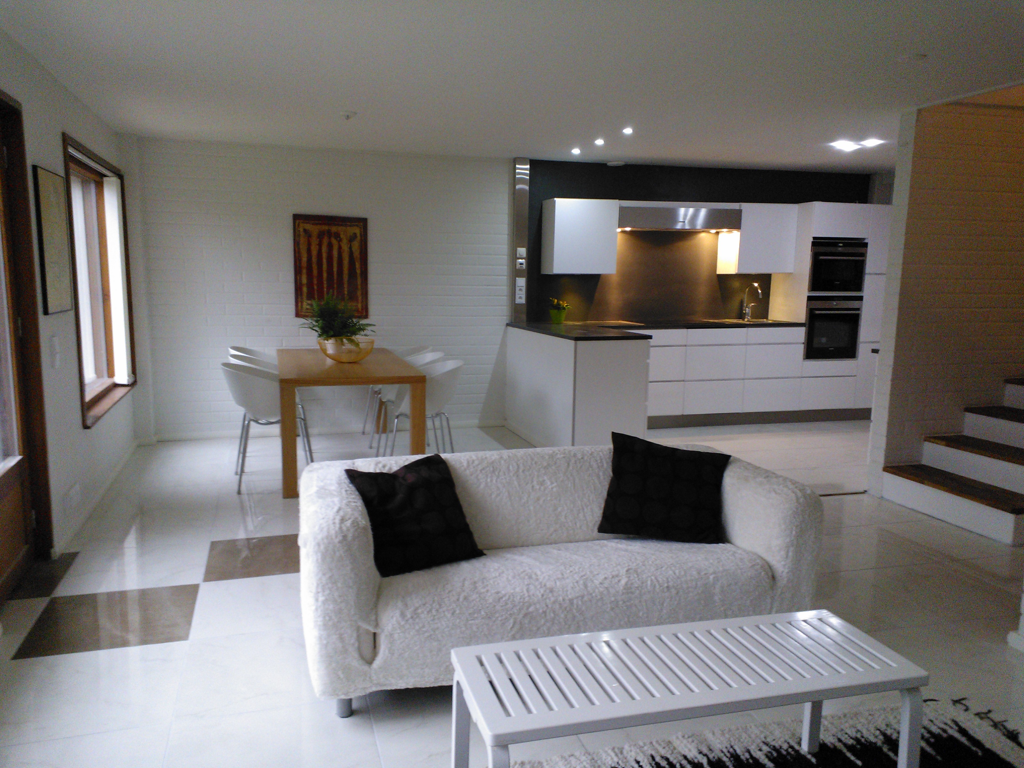 Rivitaloasunnon t&auml;ydellinen remontti Vantaan Kivim&auml;ess&auml; 2012