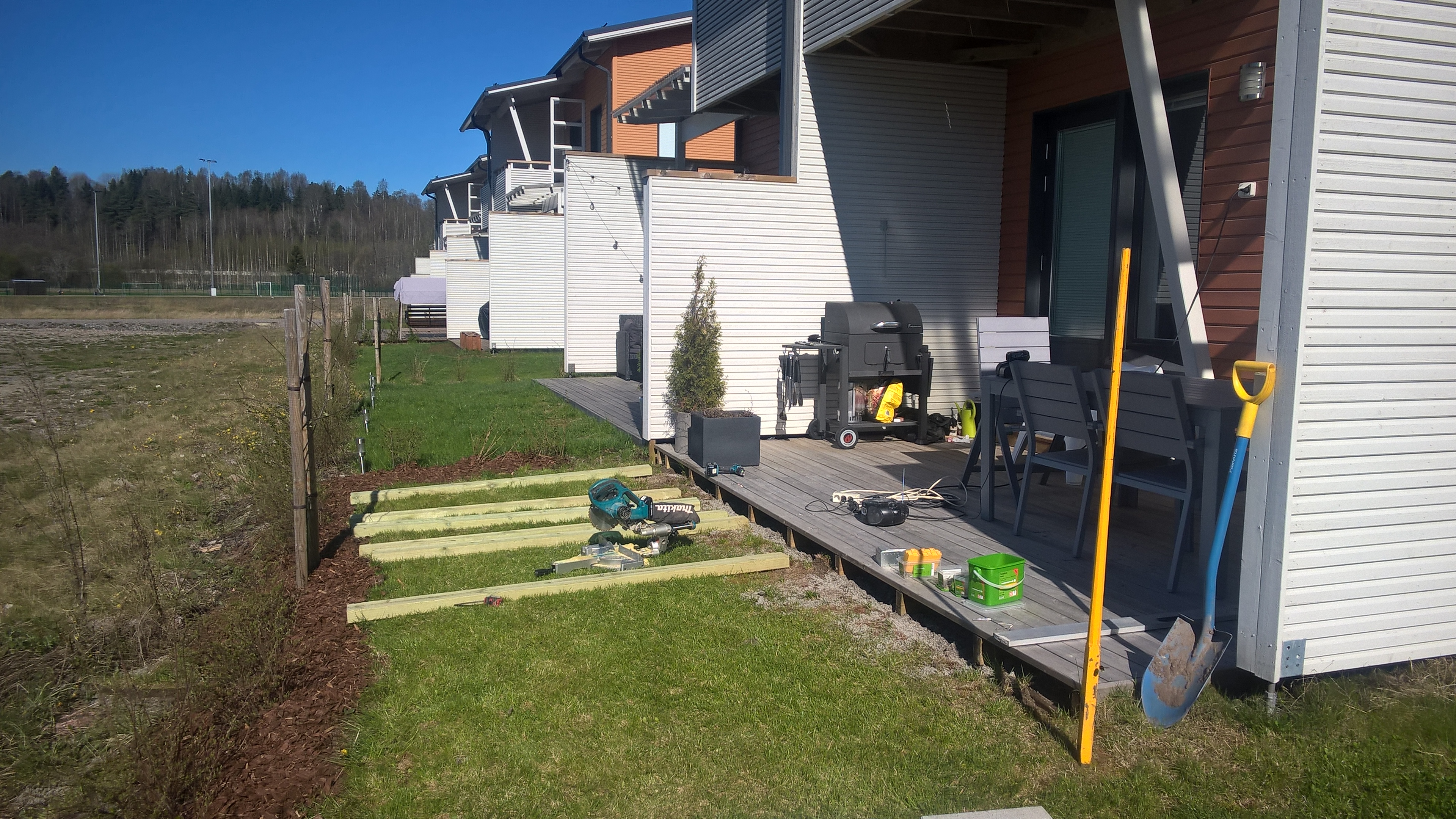 Terassin laajennus alkamassa