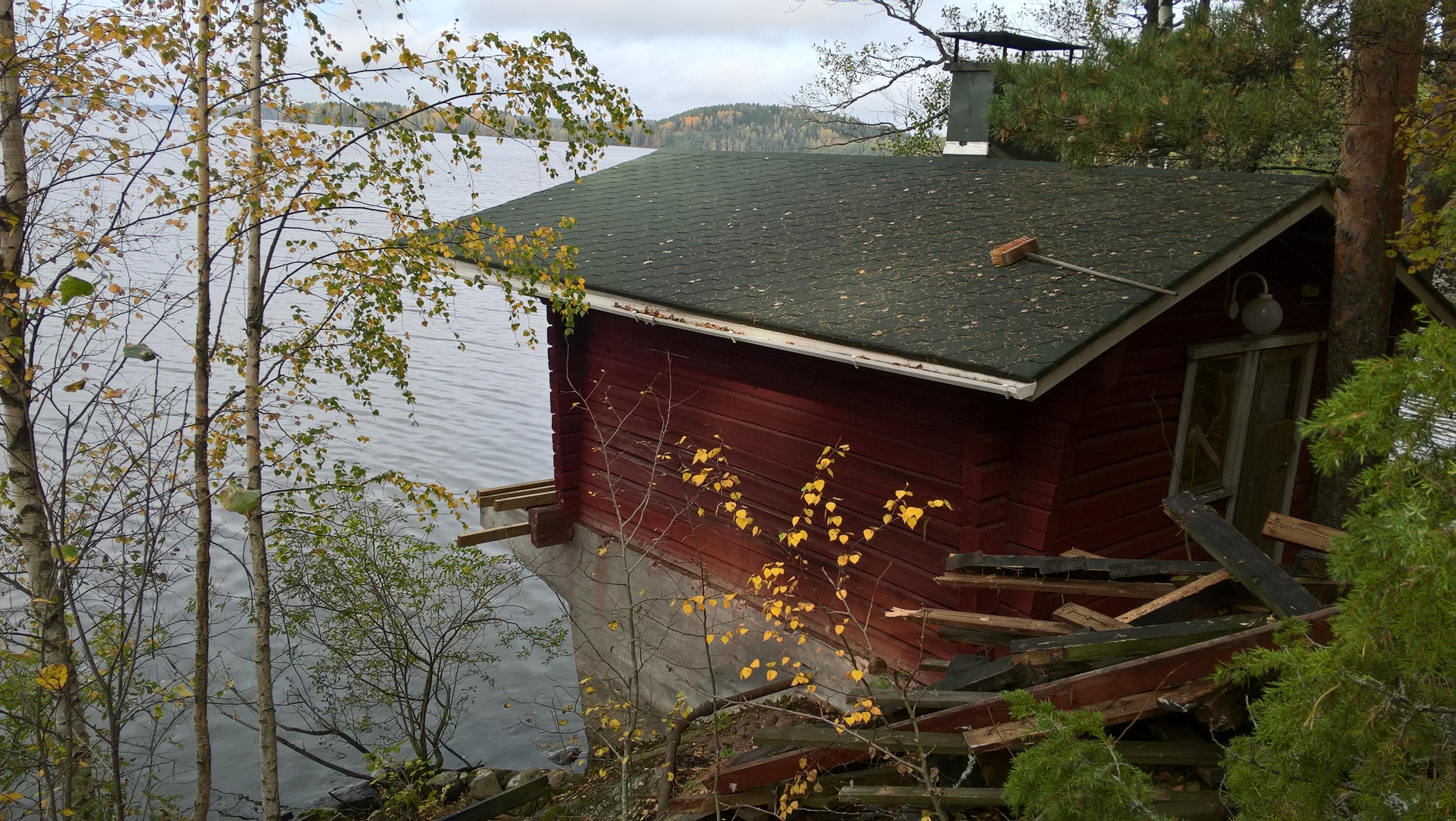 Vanha sauna vesirajassa
