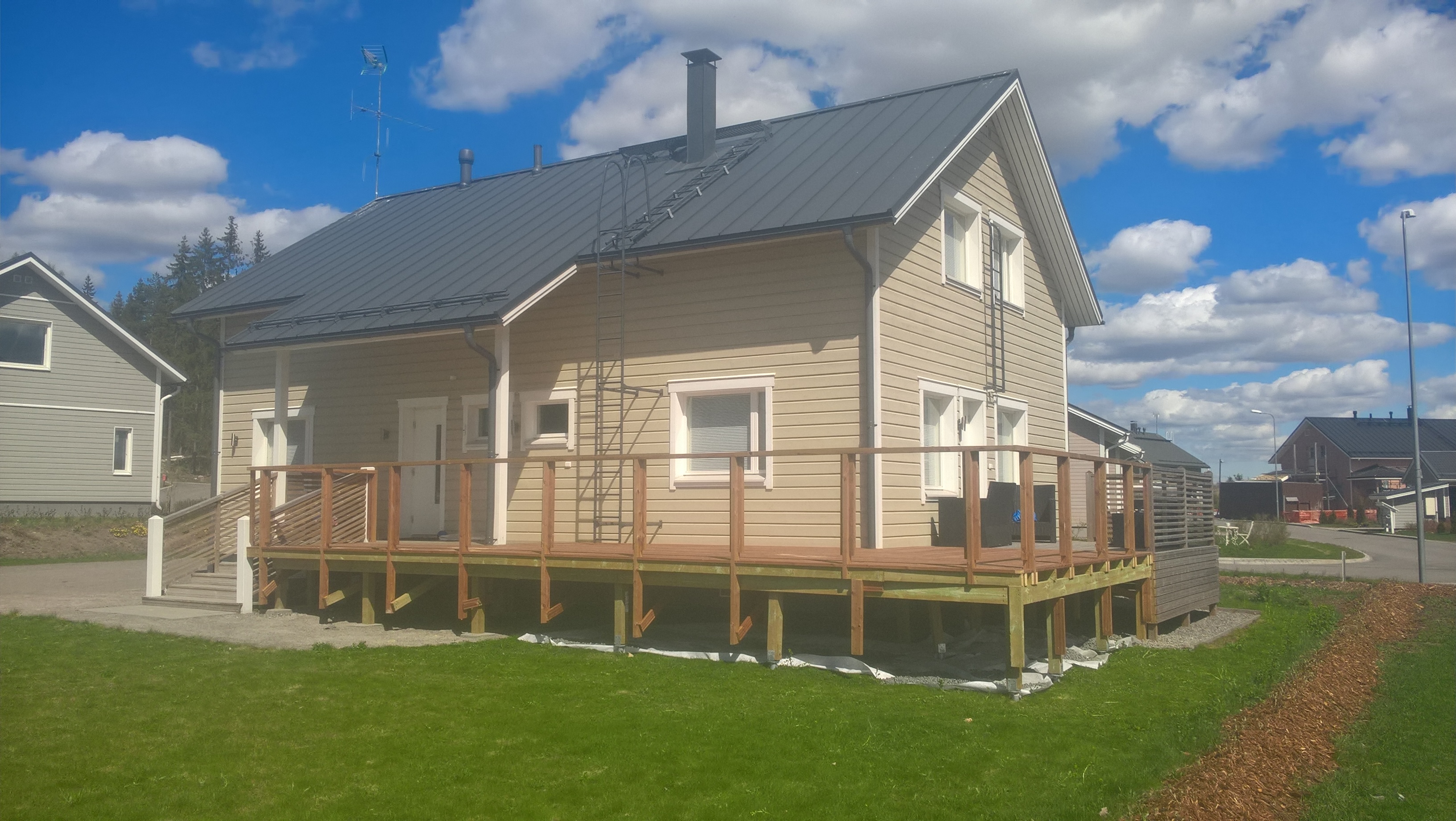 Kahden terassin yhdistäminen Kahden terassin yhdistäminen
