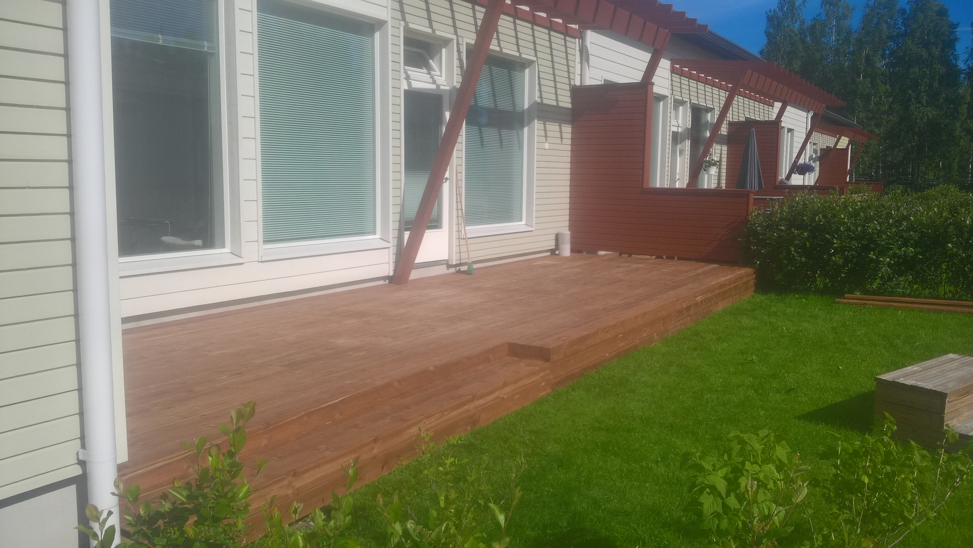 3x9m terassi upotetulla portaalla 3x9m terassi upotetulla portaalla