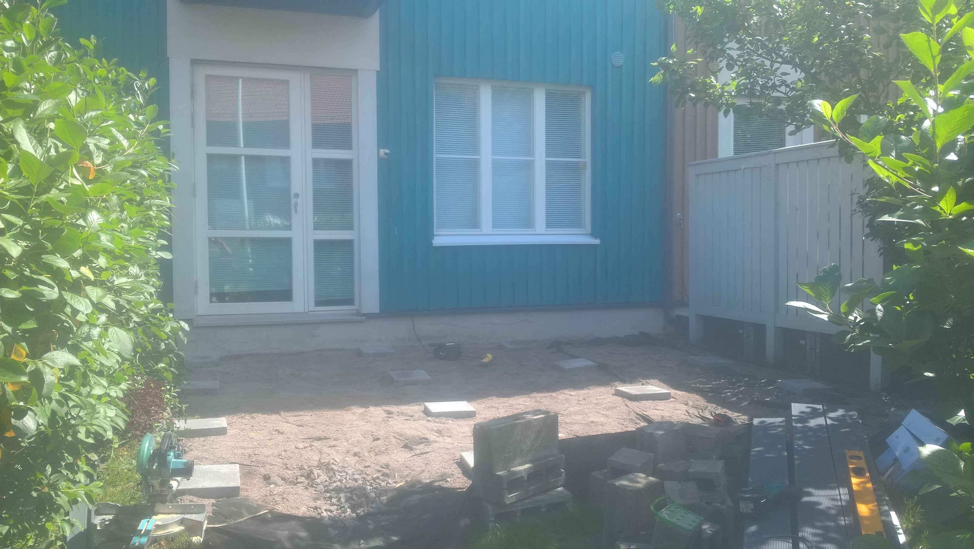 Rivarin takapiha Kartanonkoski, Vantaa Rivarin takapiha Kartanonkoski, Vantaa