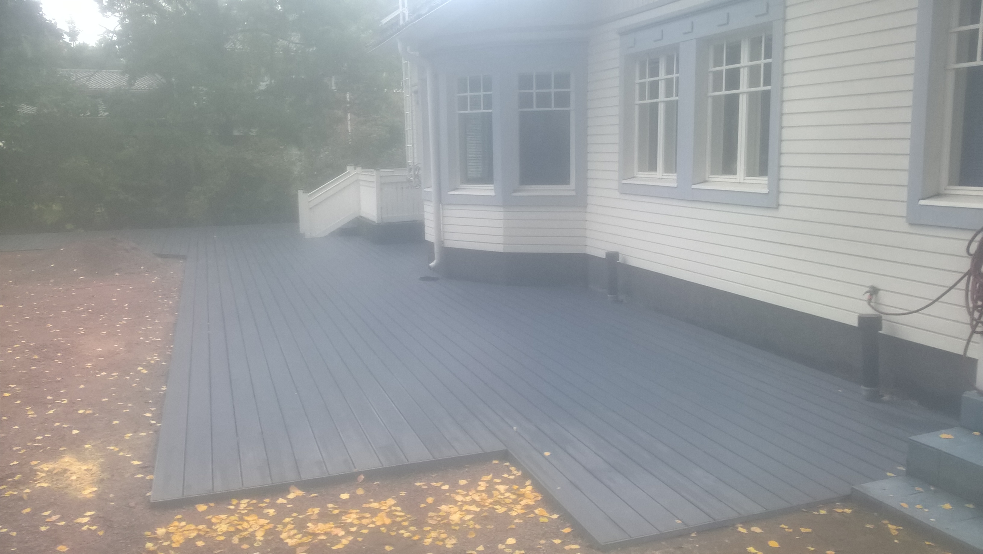 92m2 UPM kivanharmaa Profi Deck terassi 92m2 UPM kivanharmaa Profi Deck terassi