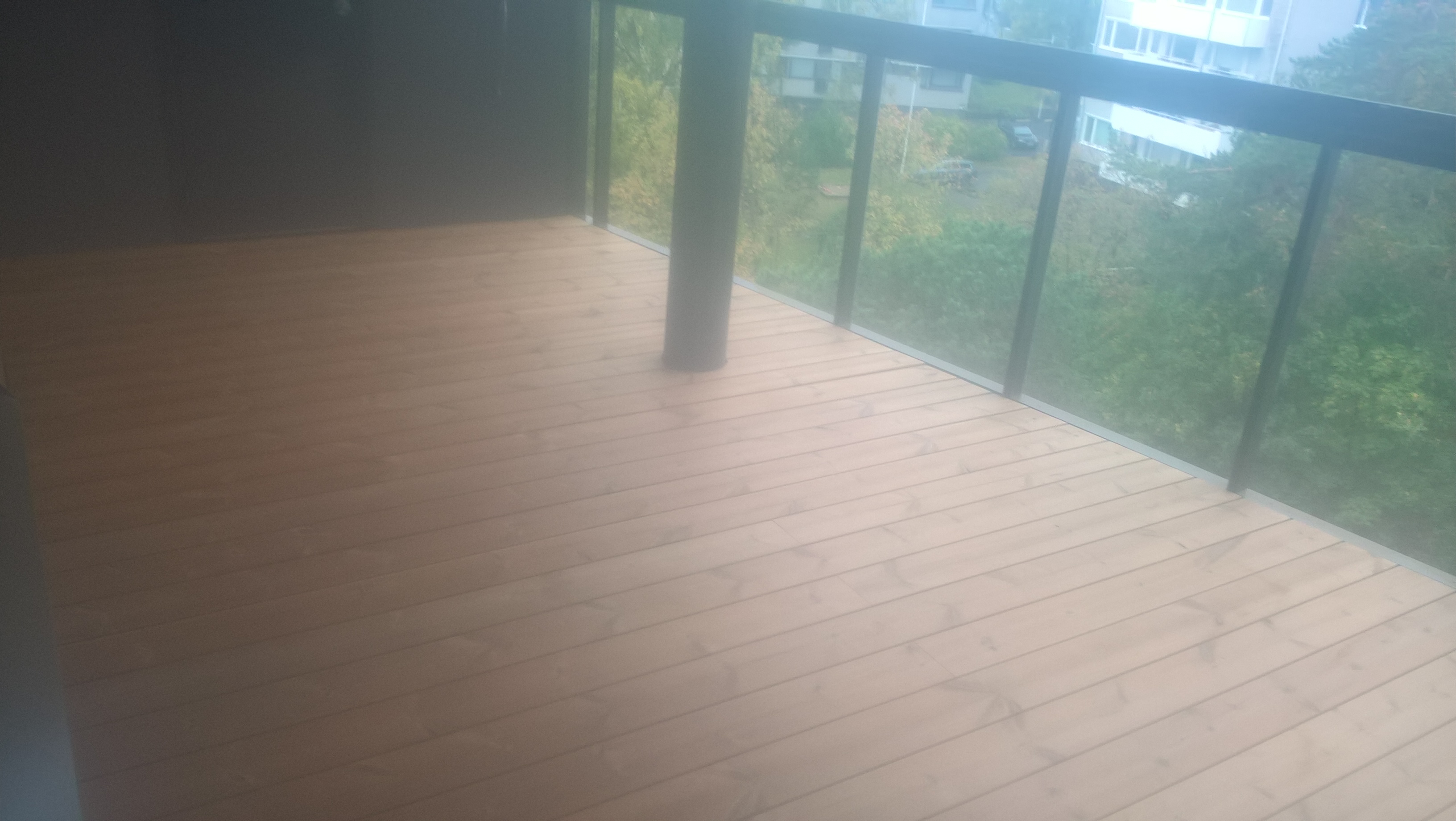 Parvekelaudoitus lämpökäsiteltyä mäntyä Parvekelaudoitus lämpökäsiteltyä mäntyä